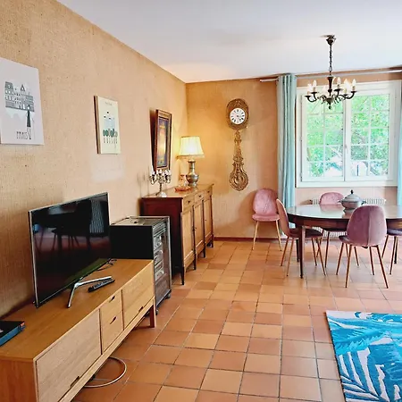 펜션 Spacieuse Maison, Au Calme