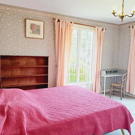 Spacieuse Maison, Au Calme